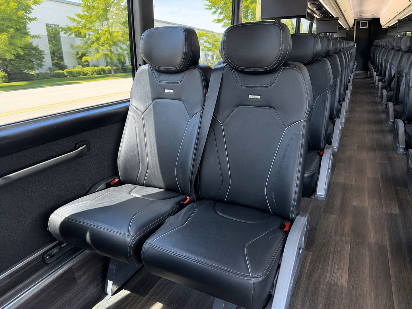 seamless airport transfers for out of town wedding guests flying into the bay area